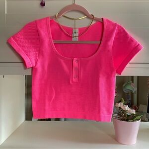 🌸3/$30🌸 colsie Neon Pink Snap Button Crop Top Tee Shirt